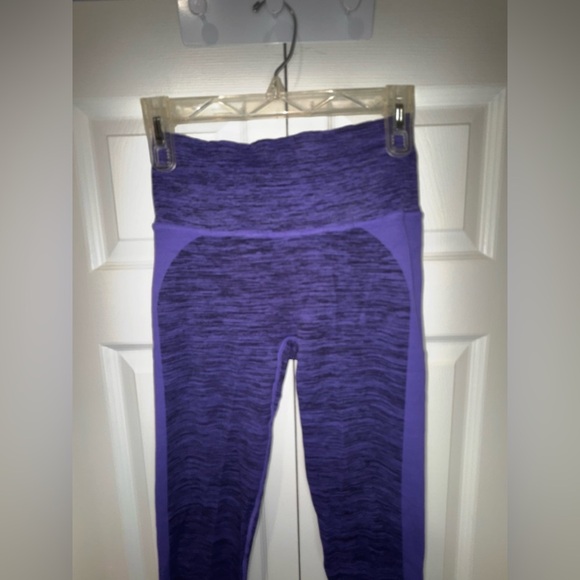 Peloton Women's Seamless High Rise Legging Purple size Medium. VGUC - Picture 3 of 14